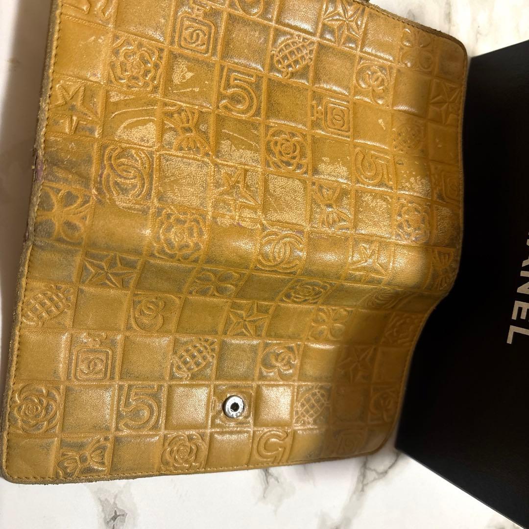 CHANEL エンボス加工 アイコンライン 長財布 ベージュ イエロー