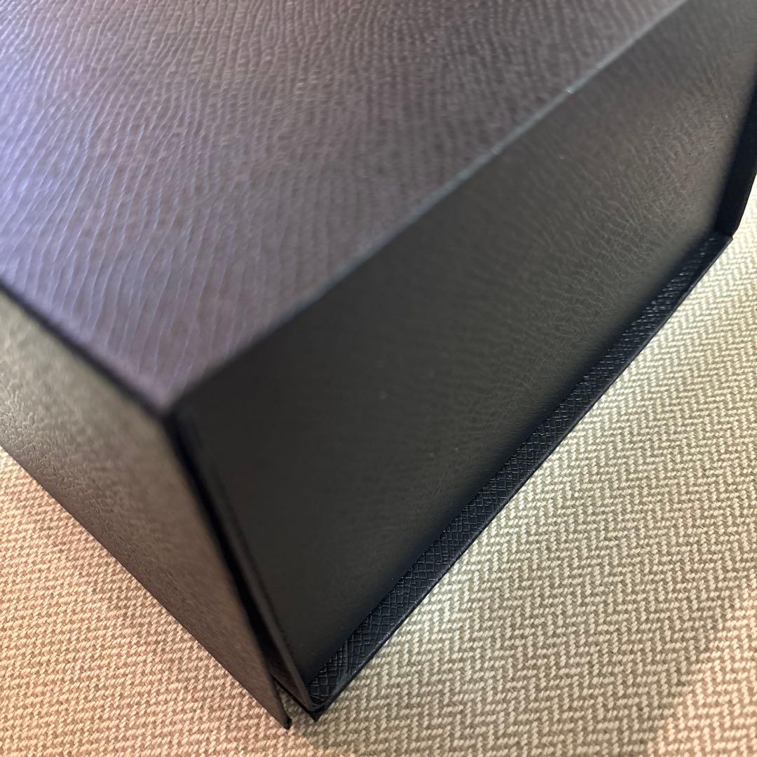 未開封プラダリヴィールメッシュクッションファンデーションLC5限定パケ