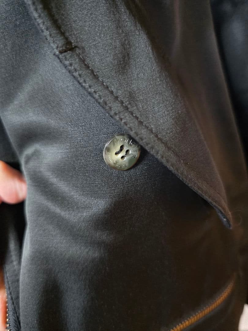 希少 モンクレール ガムルージュ ダウン モンスターパーカー ブラック