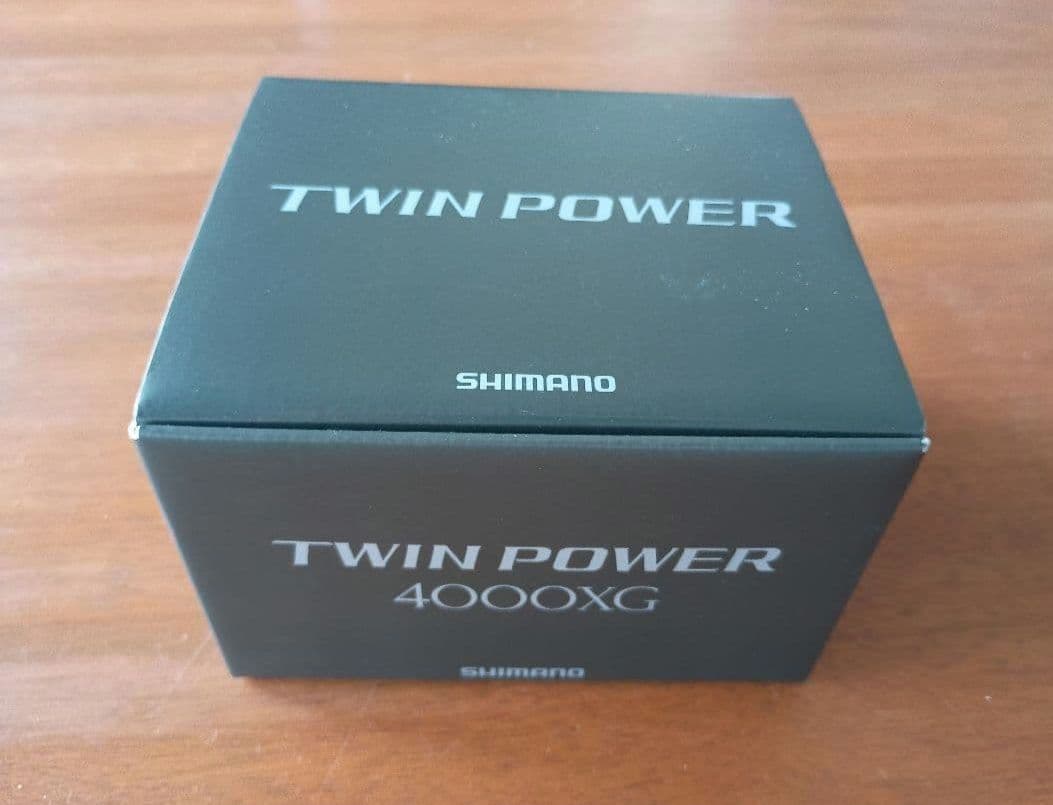 【未使用品】 SHIMANO 24TWIN POWER 4000XG