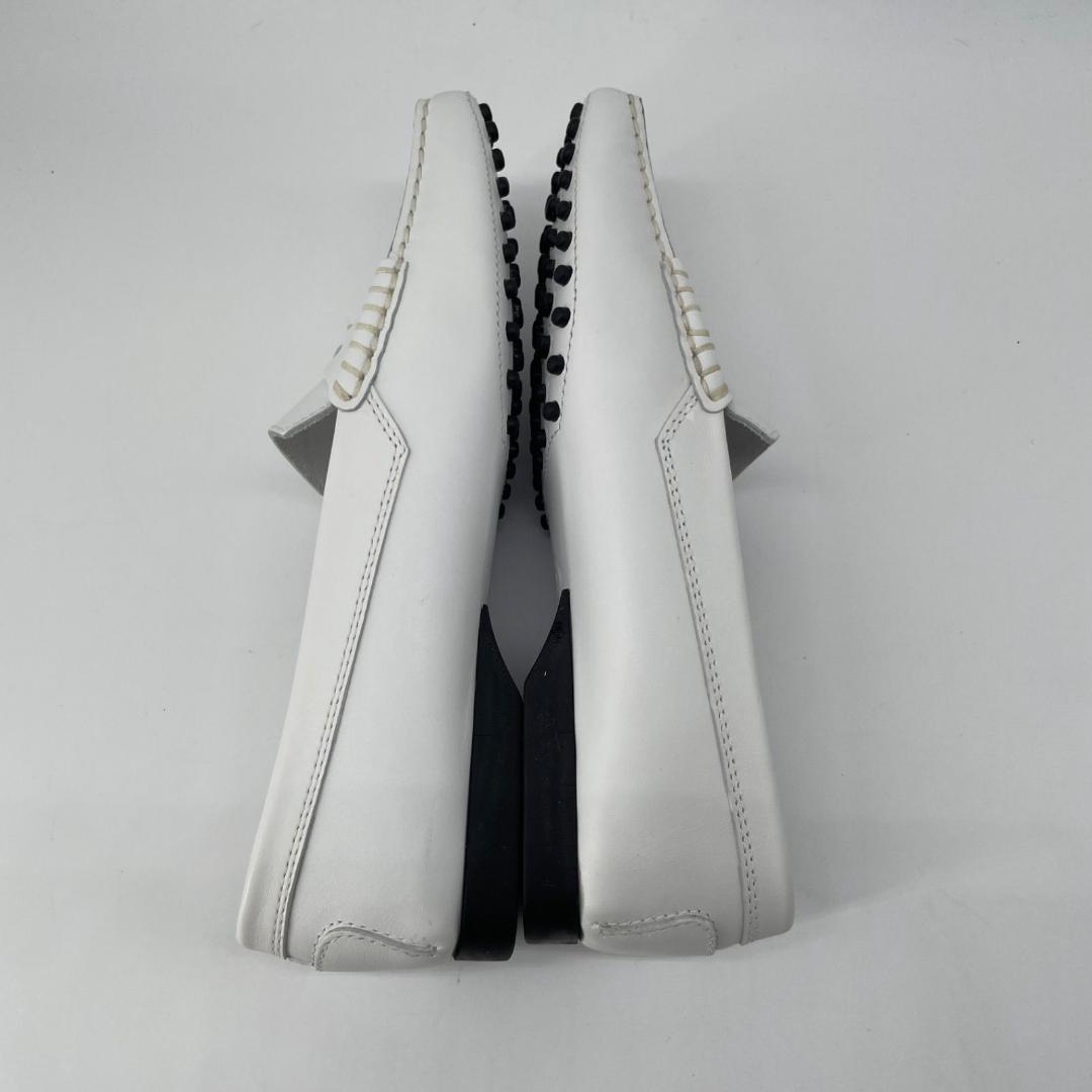 15085✨未使用級✨トッズ ゴンミーニ ドライビングシューズ レザー 白