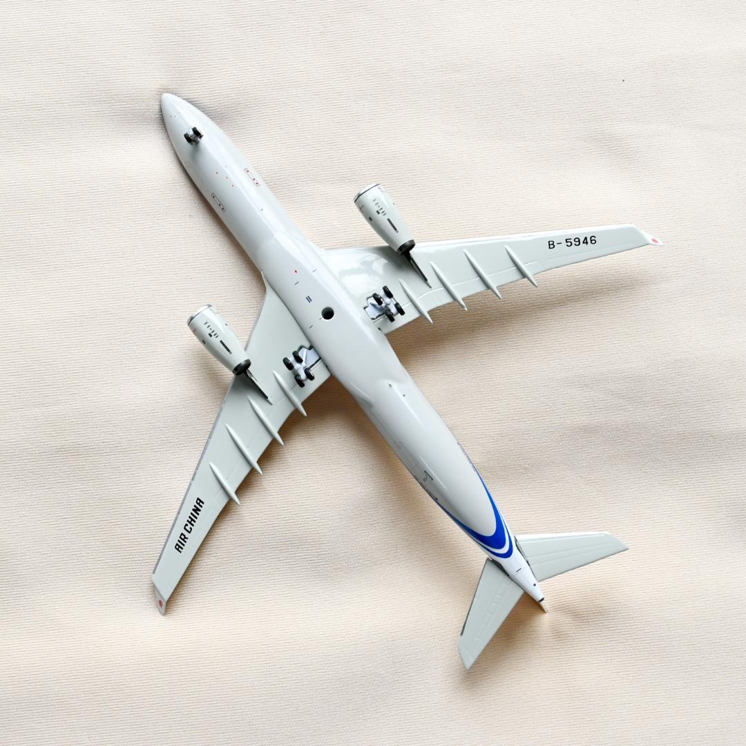 ☆たかのすけ様☆中国国際航空 A330-300｜NG Models 1/400 - メルカリ