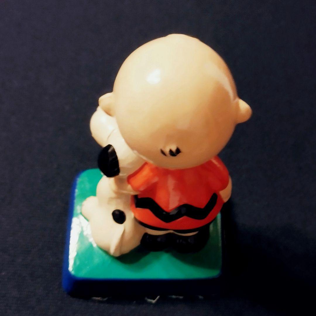 チャーリー・ブラウンとスヌーピー 陶器の置物 1971年製 - メルカリ