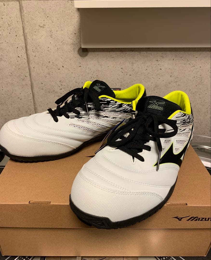 新品未使用　ミズノ　安全靴　プロスニーカー　オールマイティ　TD11L
