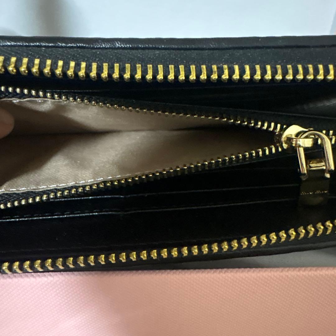 ブラック長財布