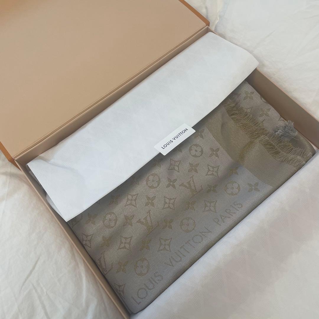 Louis Vuitton ショール・モノグラム シャイン グレージュ