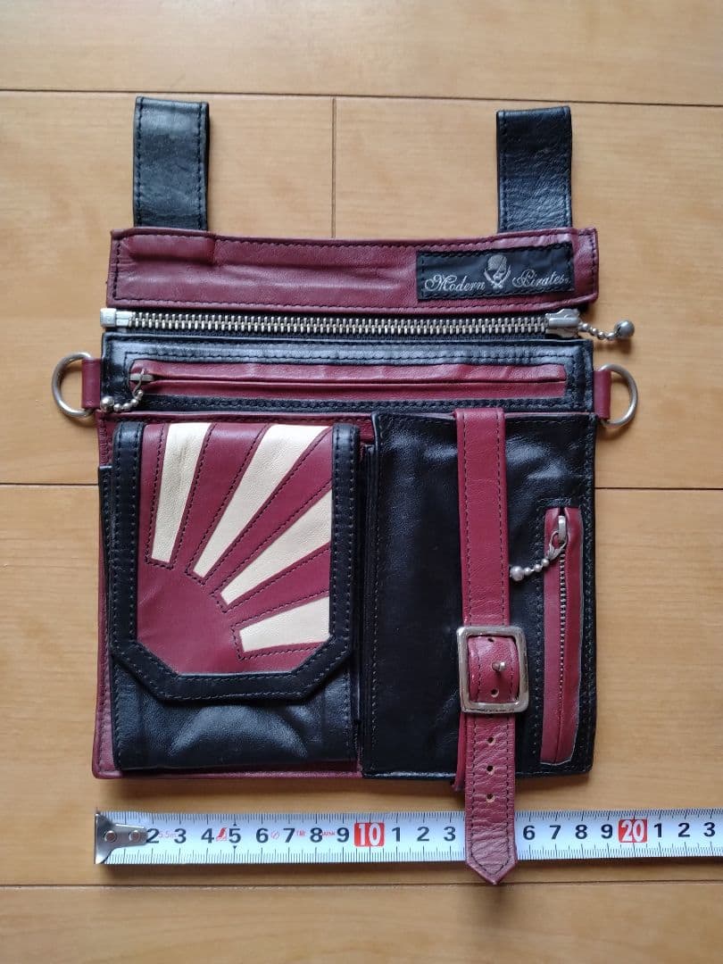 モダンパイレーツ　ボディバッグ