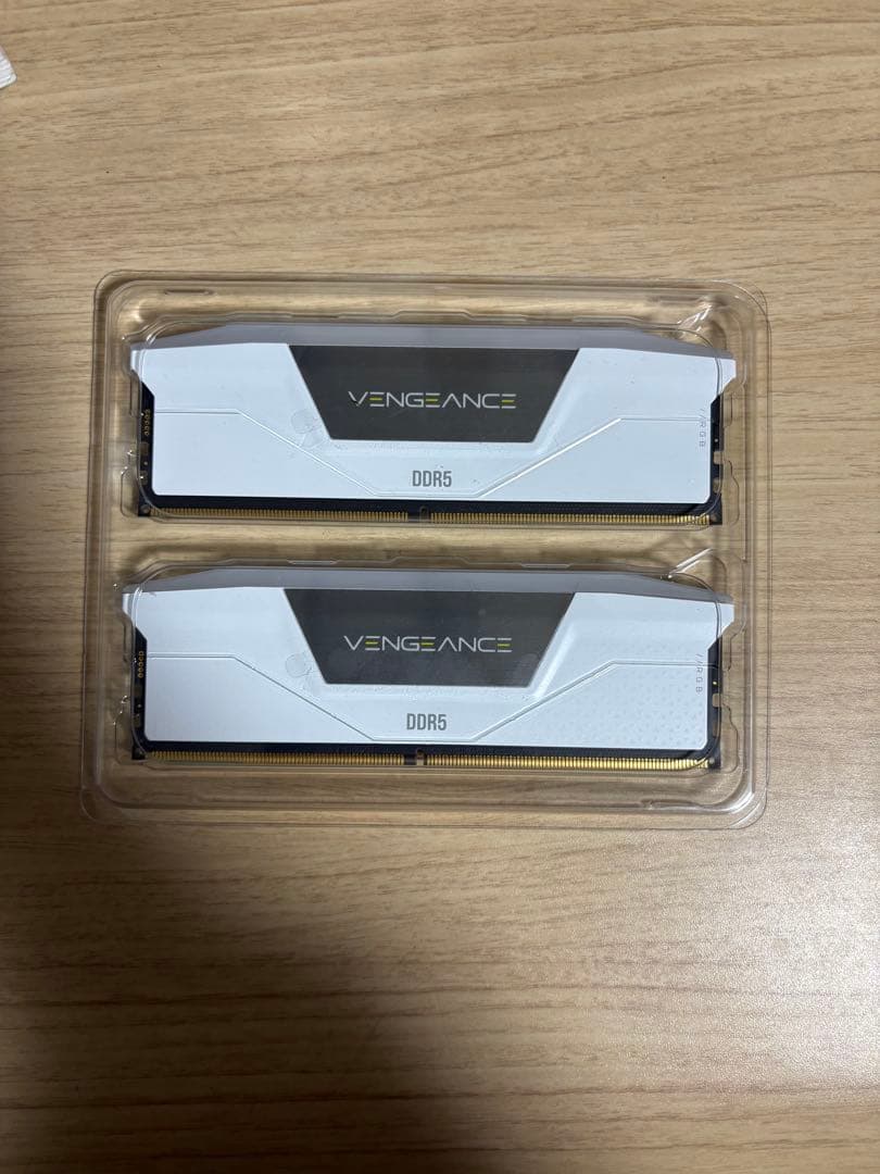 コルセア　CORSAIR DDR5 32GB VENGEANCE RGB