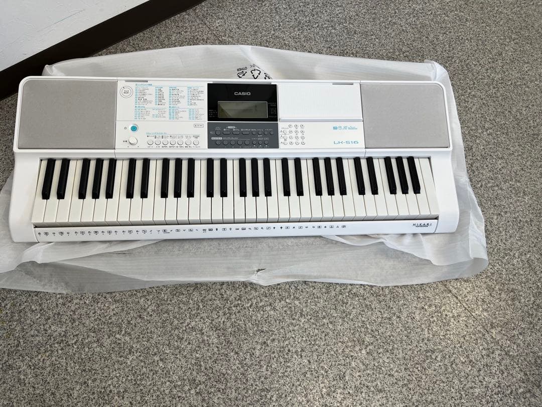 CASIO LK-516 電子キーボード 61鍵盤.