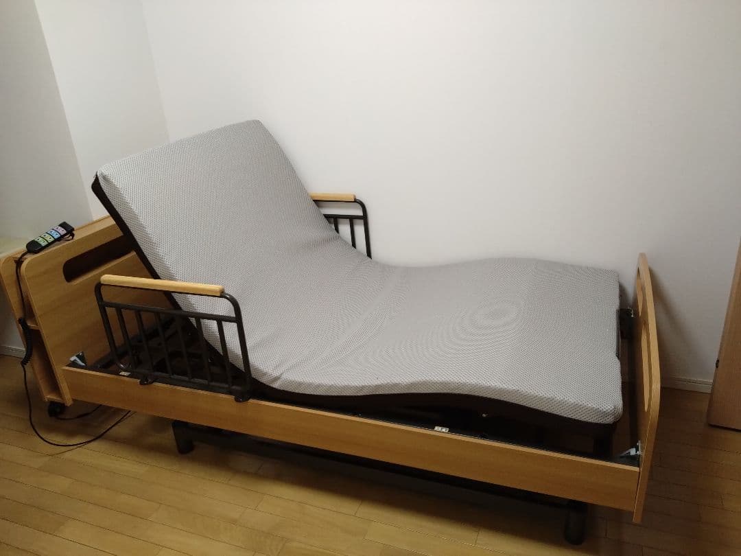 t.ak 様用 電動リクライニング介護用ベッド　ライズ2 3M-C 引き取り