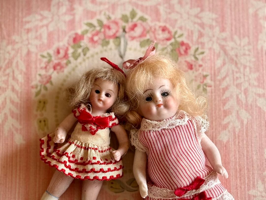 アンティーク　ミニョネット　ドール　＊赤いストライプのドレスの女の子＊