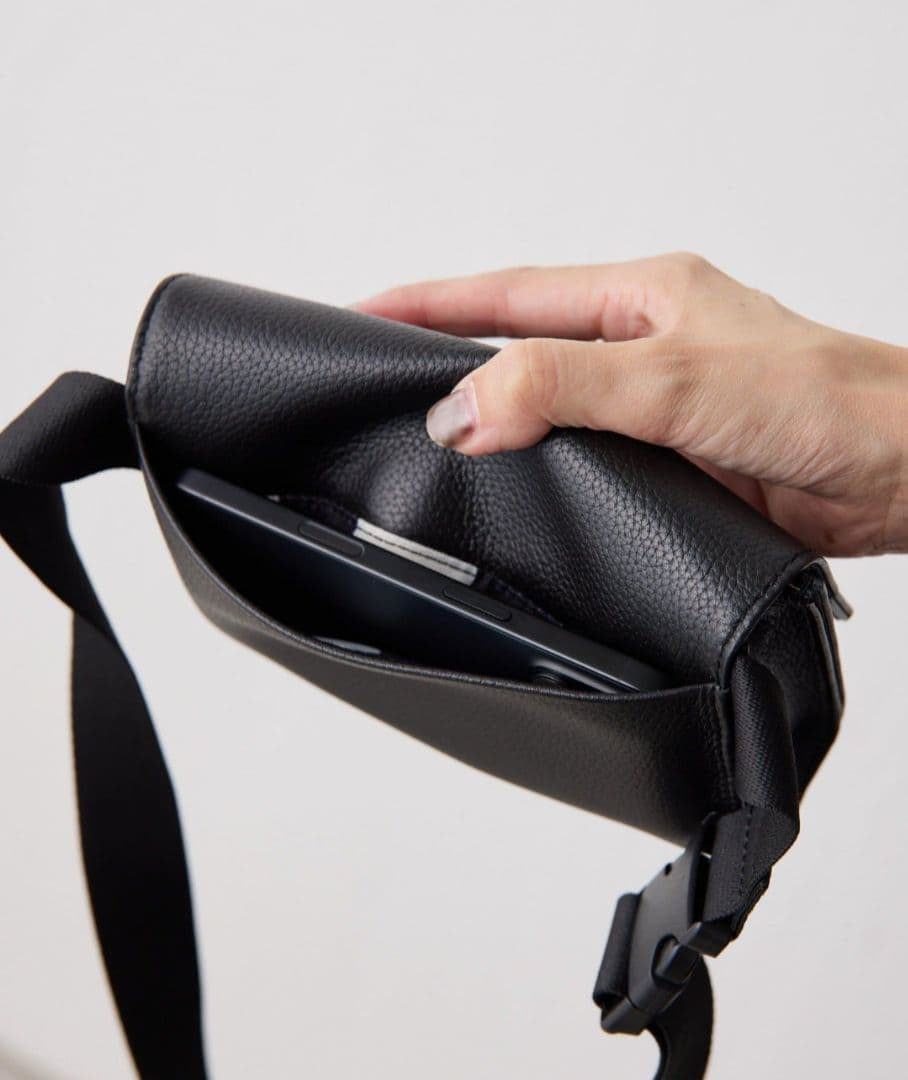 イアパピヨネ☆完売☆ミニワイドテープショルダーバッグ☆uchida企画