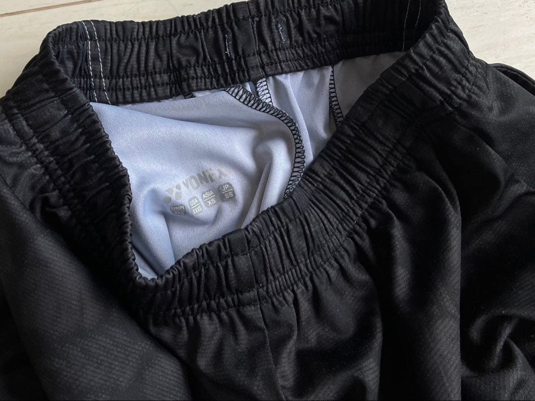 希少 限定モデル YONEXヨネックス ブラックリーフ柄ハーフパンツSS