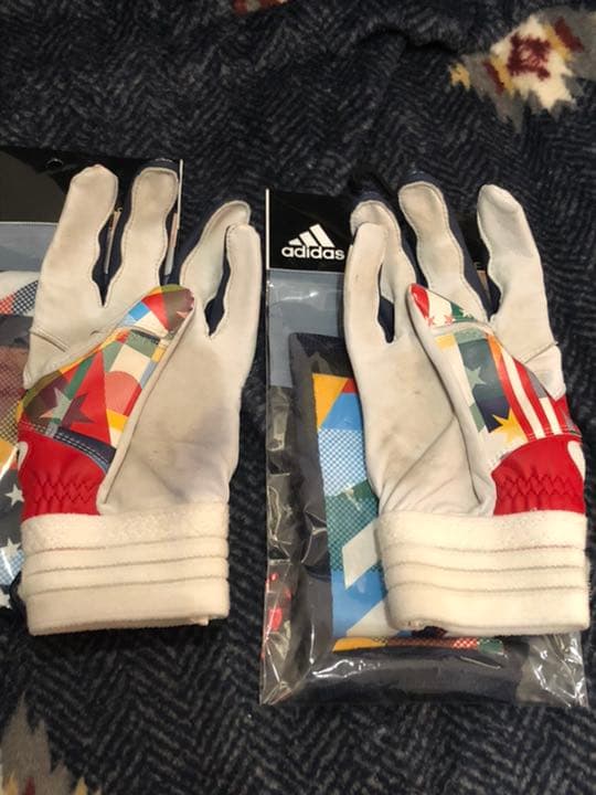 adidasオールスターモデル バッティング手袋＋アームスリーブセット