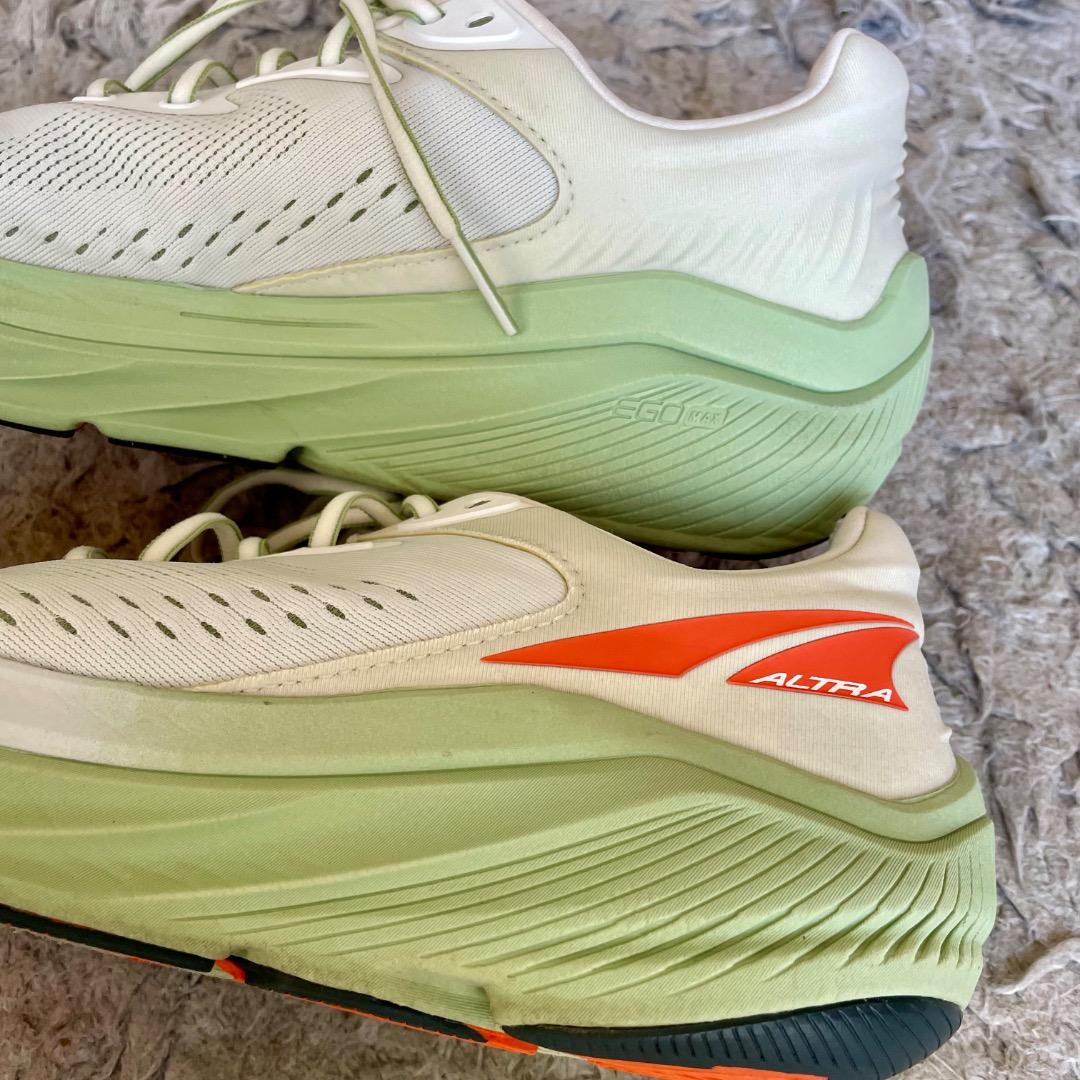 ALTRA VIA OLYMPUS 2 US10（28.0cm）箱付き