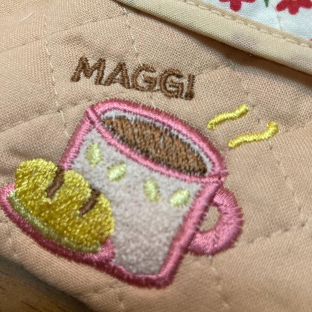 MAGGI マギー　ティッシュボックスカバー　キルティング　マグカップ刺繍　花柄