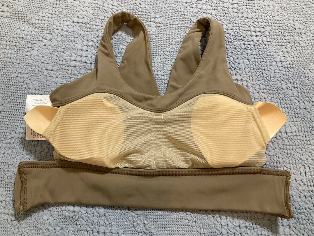 emmi yog aエミヨガ　ヨガウェア　UVカット吸水速乾　キャメルベージュ