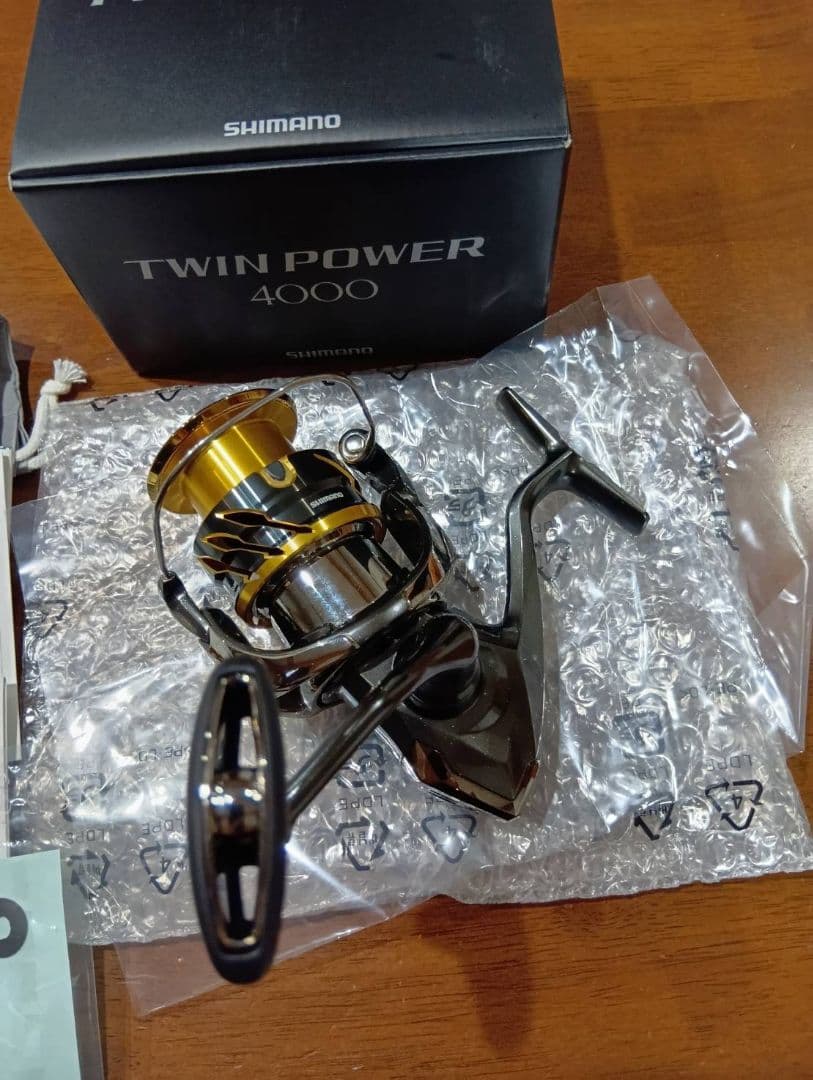 【美品】シマノ 20ツインパワー 4000