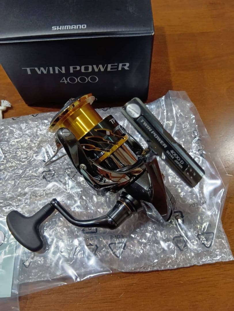 【美品】シマノ 20ツインパワー 4000