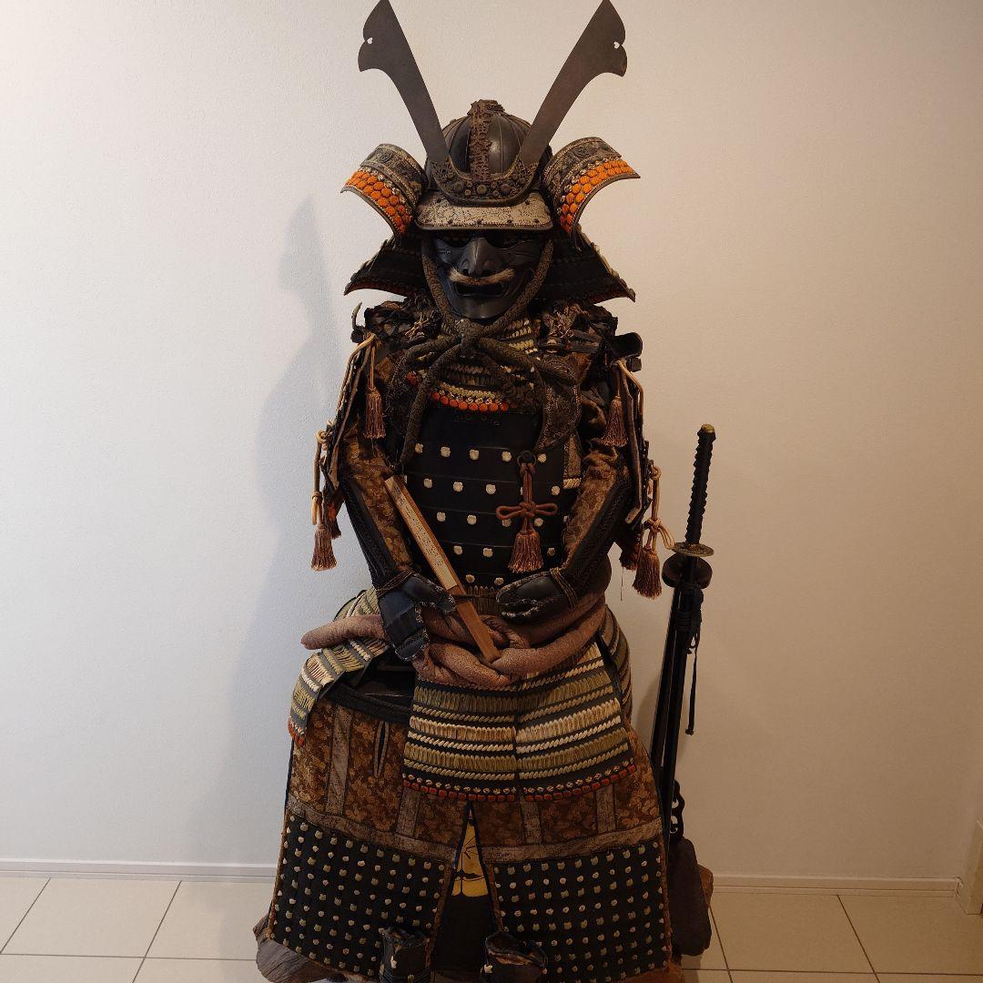 甲冑 鎧兜 等身大 観賞用 置物 模造刀 収納箱（櫃）付き