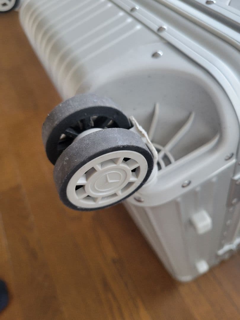 メルセデス・ベンツ シルバー キャリーケース 中古 値引き可 説明必読