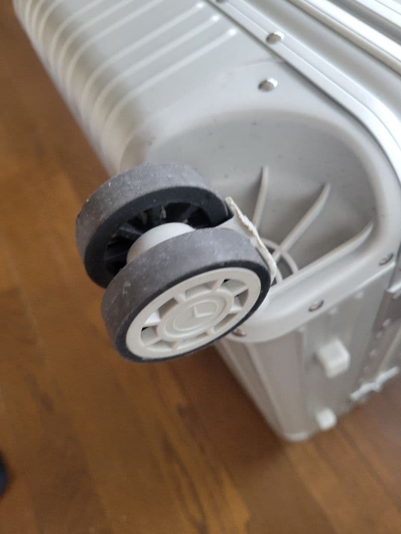 メルセデス・ベンツ シルバー キャリーケース 中古 値引き可 説明必読