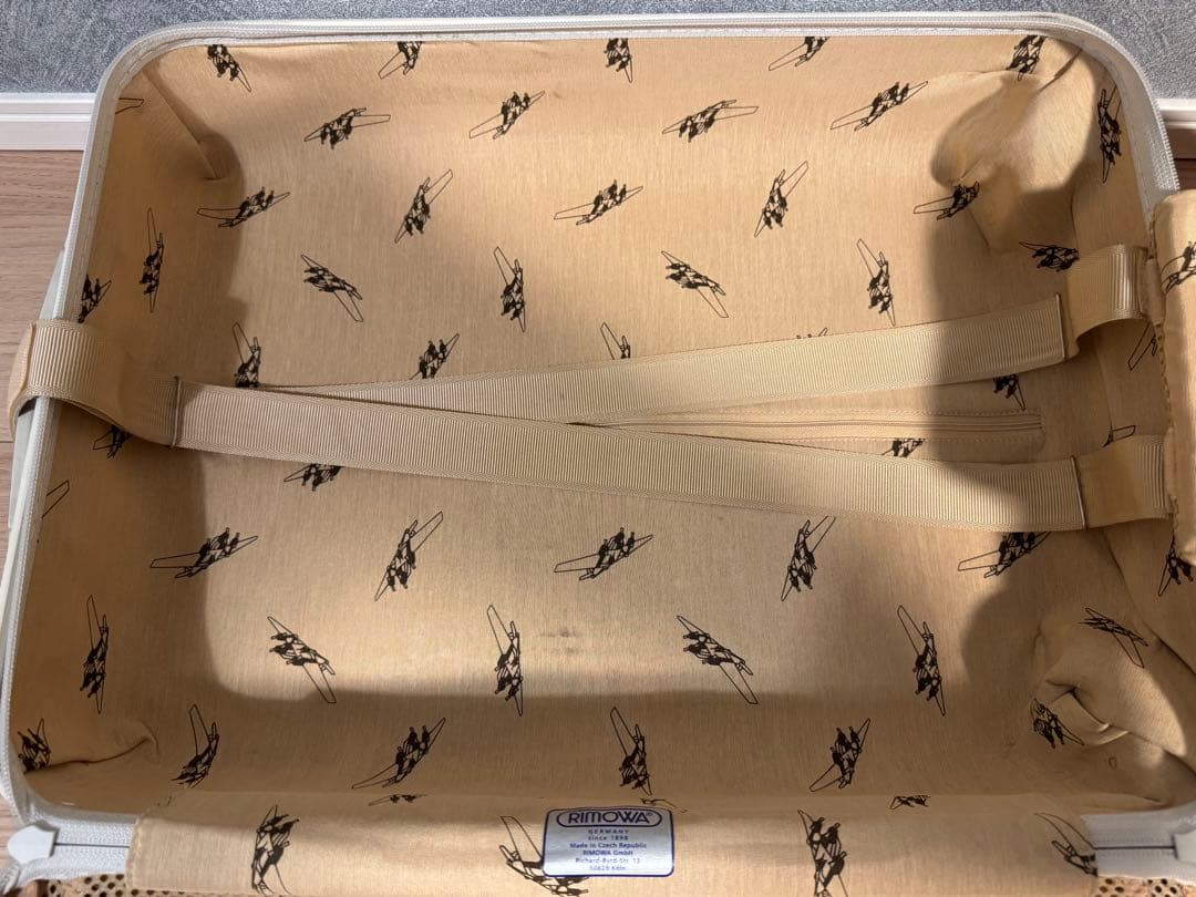 【値下交渉可能】RIMOWA ユナイテッドアローズ別注 ECRU 32L