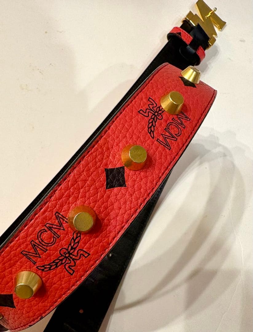 MCM エムシーエム☆ベルト ロゴ柄 ヴィセトス スタッズ 赤 80 MCM