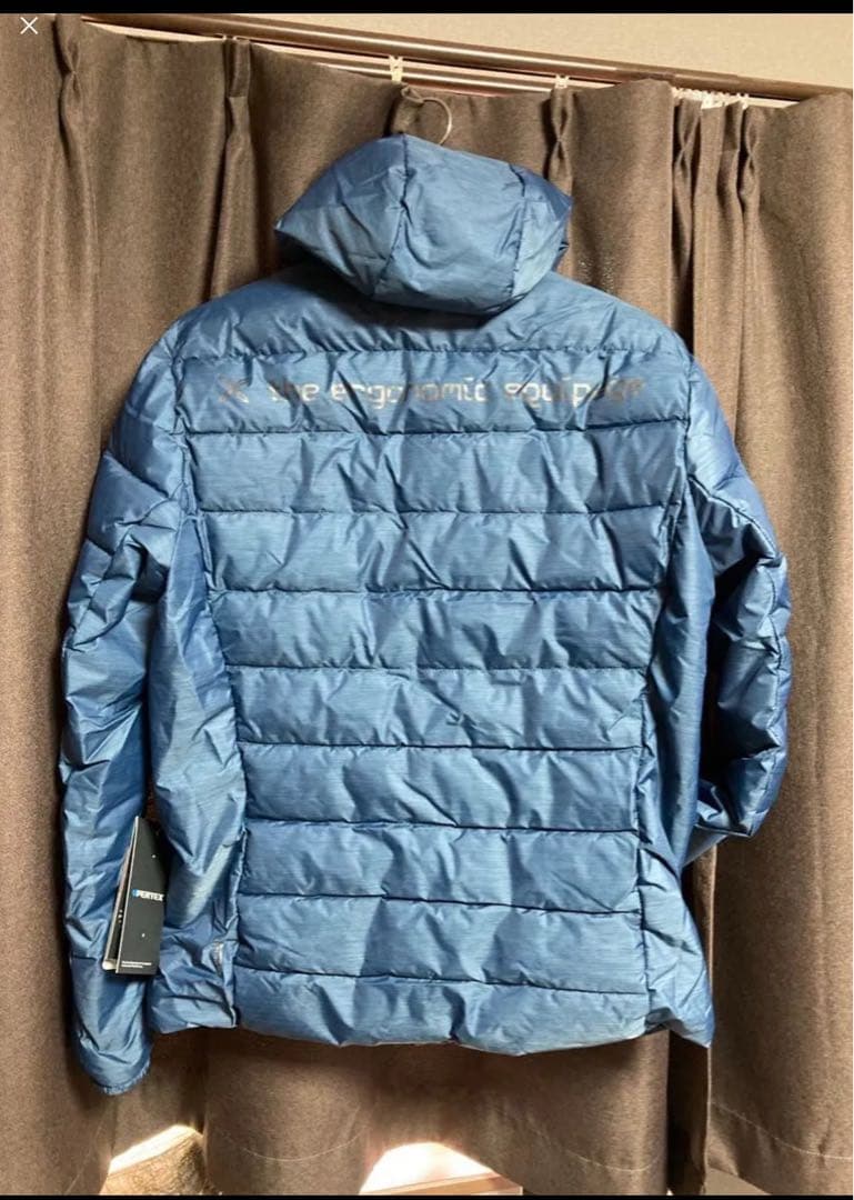 三毛猫さん用　　半額　新品未開封　モンチュラ　化繊　ダウンジャケット