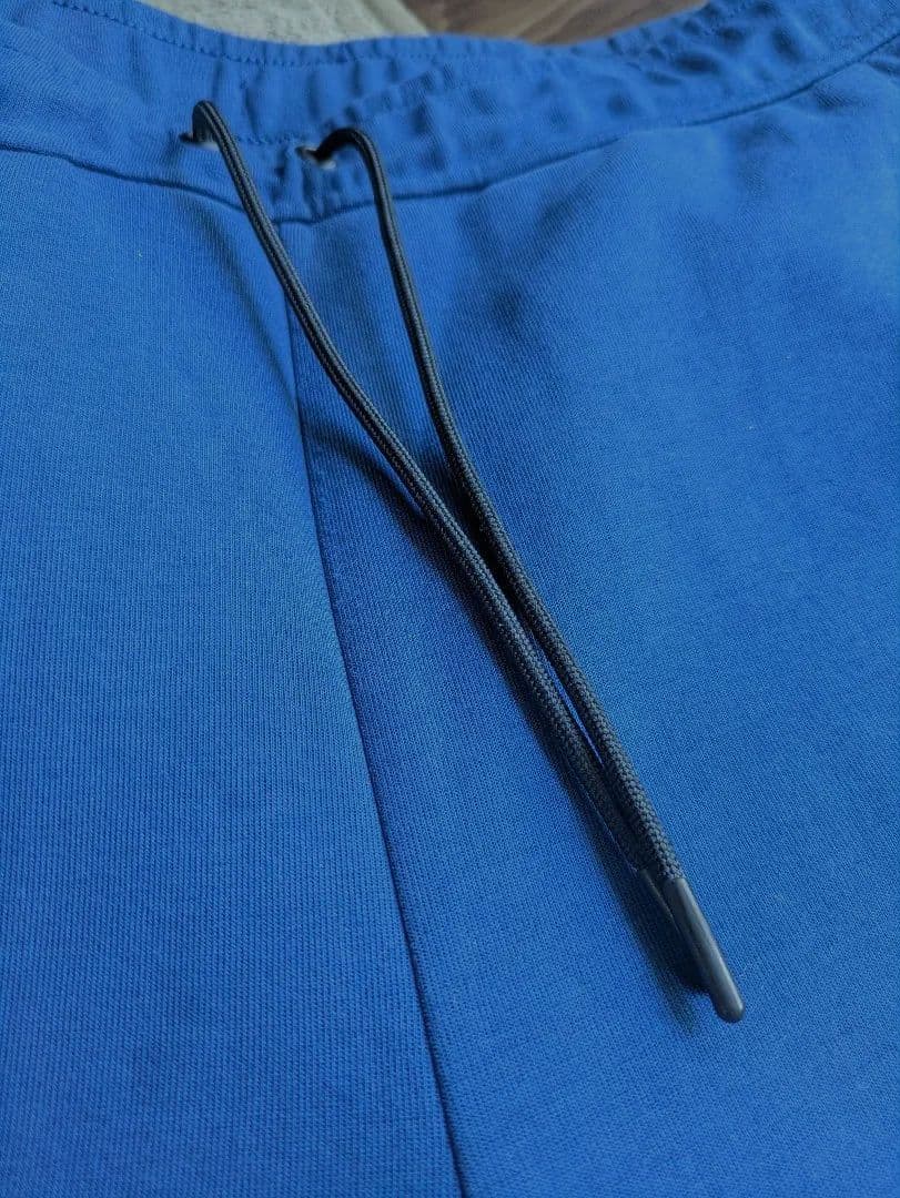 ナイキ　テックフリース　バルセロナ