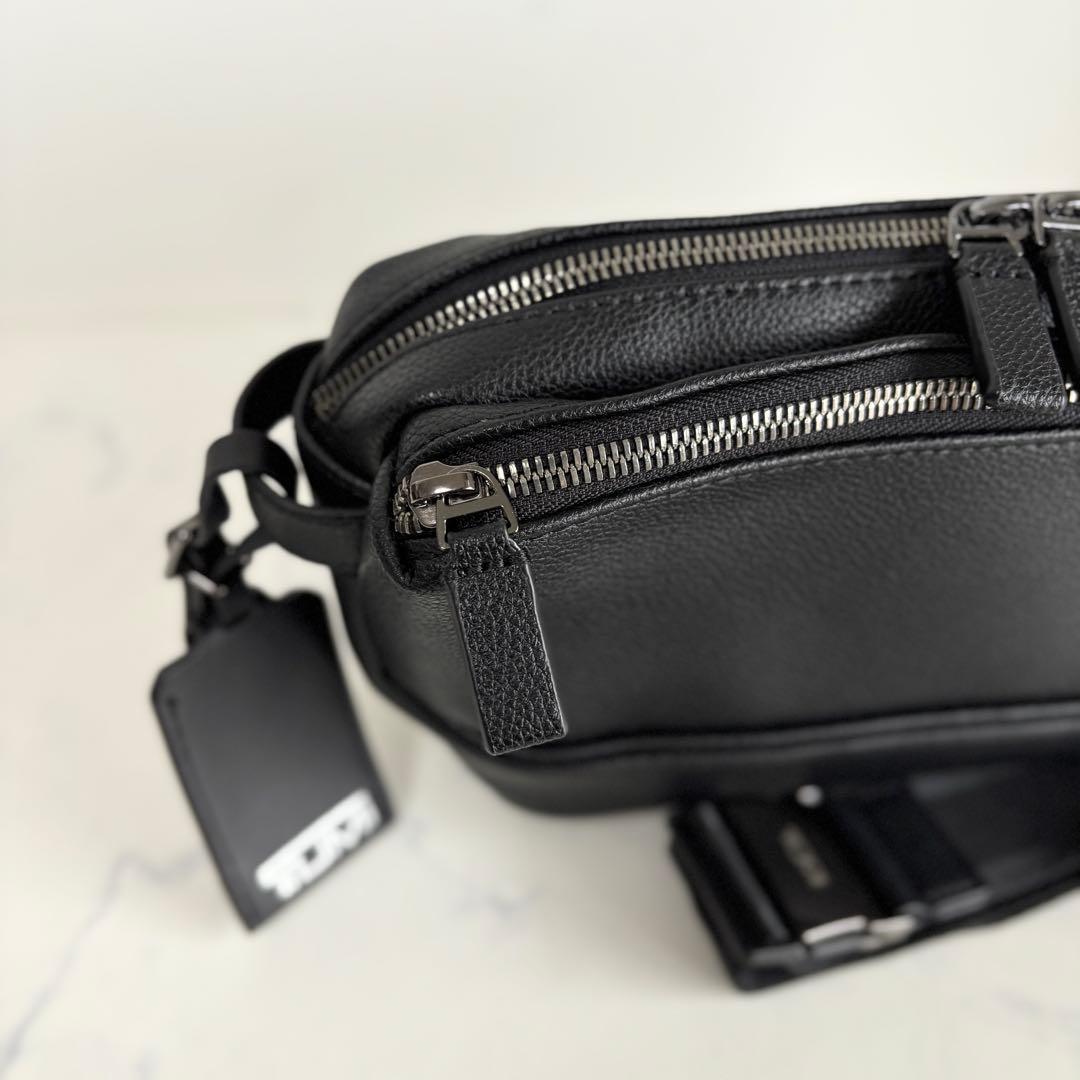 未使用 TUMI ダンテ ユーティリティ ポーチ ボディバッグ レザー ブラック
