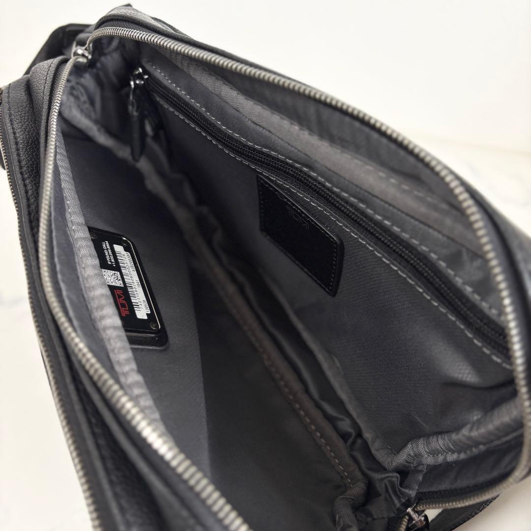 未使用 TUMI ダンテ ユーティリティ ポーチ ボディバッグ レザー ブラック