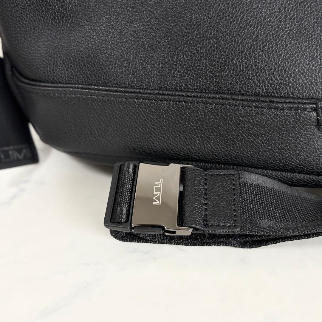 未使用 TUMI ダンテ ユーティリティ ポーチ ボディバッグ レザー ブラック