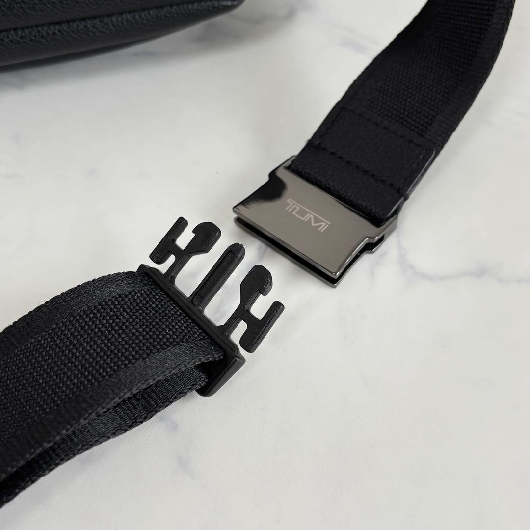 未使用 TUMI ダンテ ユーティリティ ポーチ ボディバッグ レザー ブラック