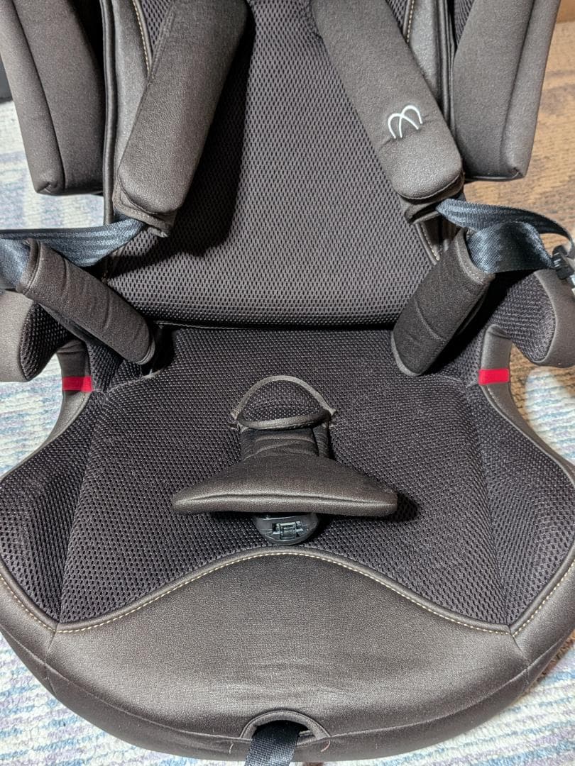 美品 カーメイト エールベベ パパット グランス ISOFIX