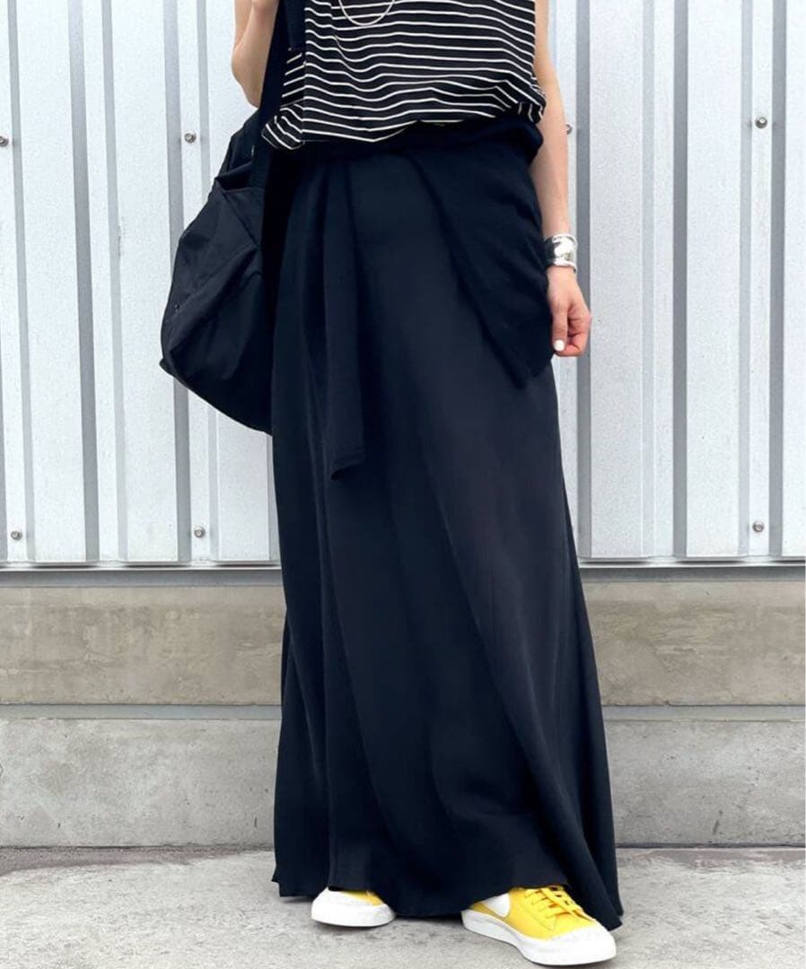 【美品】AP STUDIO＊フィブリルキュプラ サテン ロングスカート黒 38