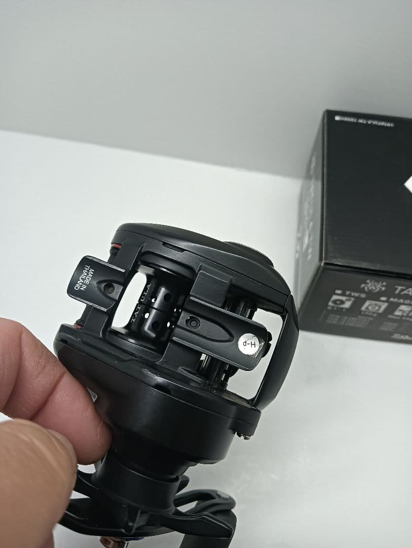 美品 タトゥーラ TW 100XHL フルベアリング ドラグ音＋替えスプールなし