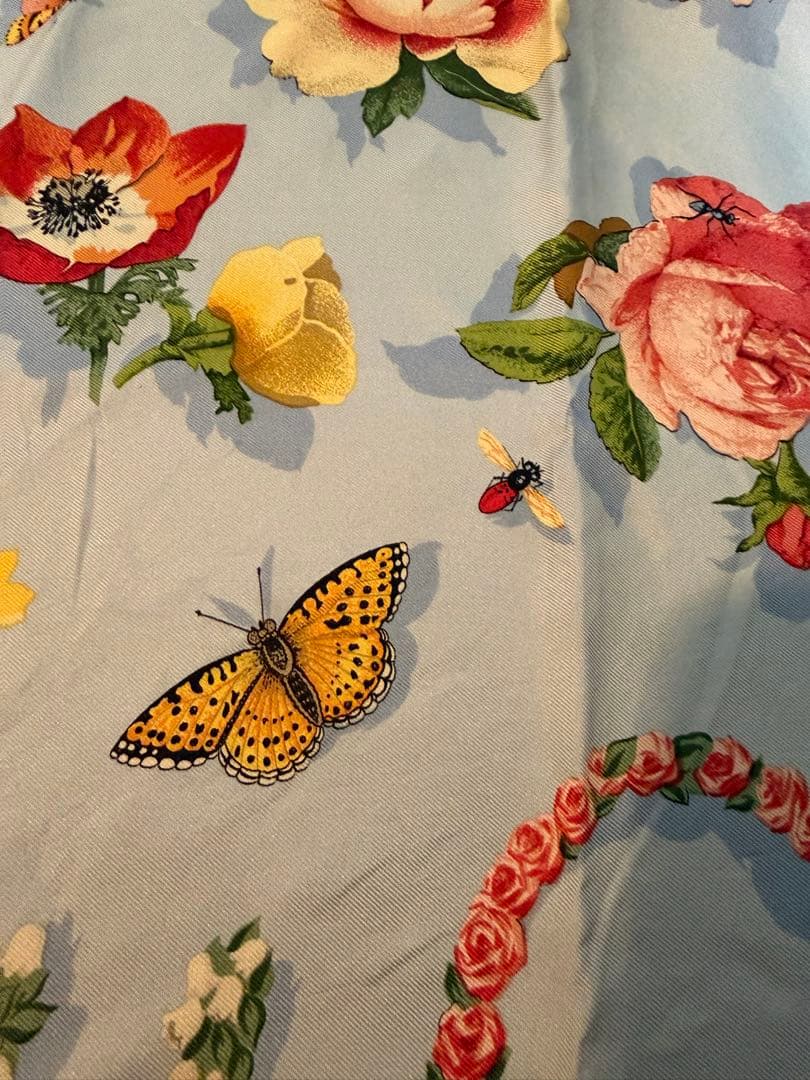 GUCCI 花柄 昆虫　大判　シルクスカーフ