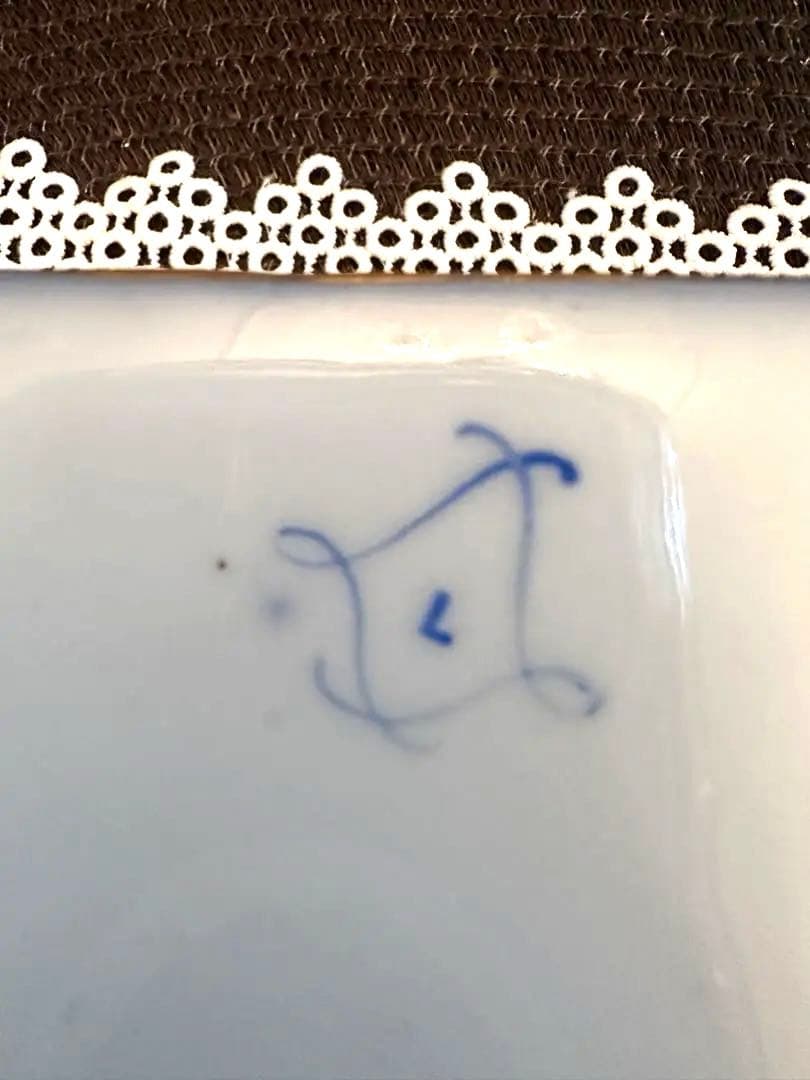 アンティーク　セーブル小物入れ