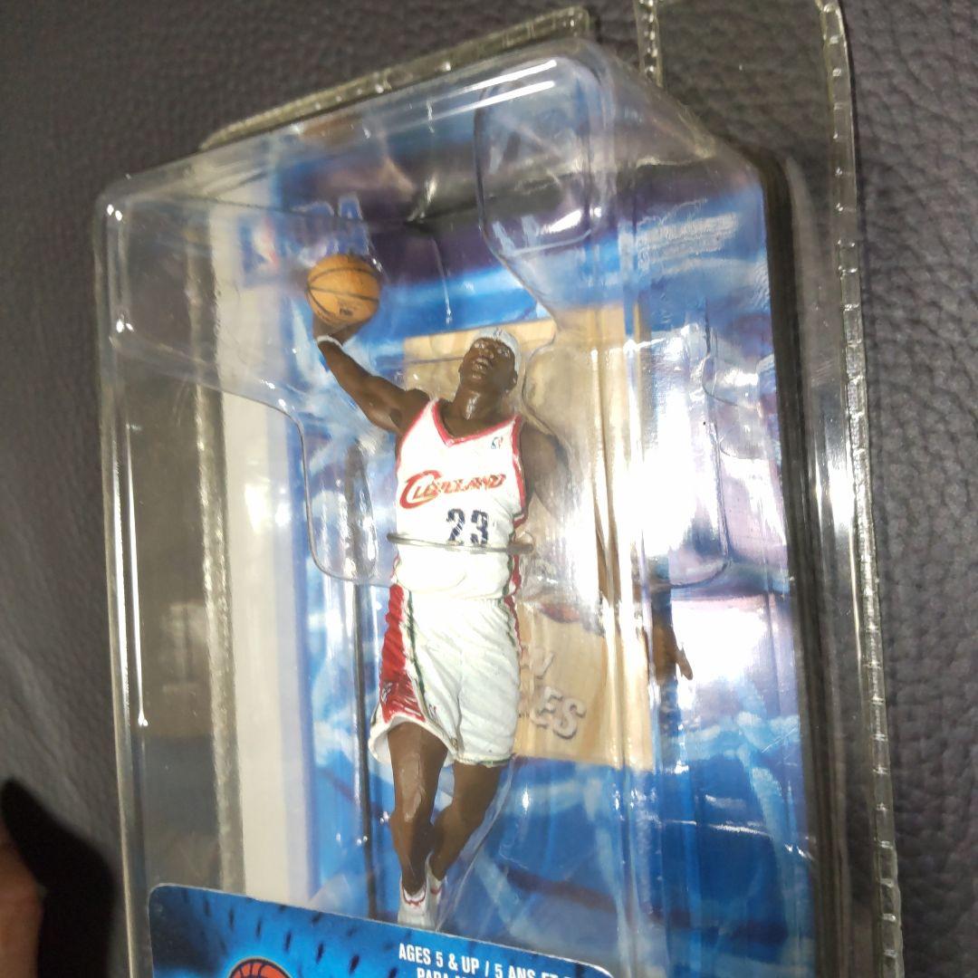 【れあ】NBA マクファーレン　3インチ　レブロン　ジェームズ　フィギュア