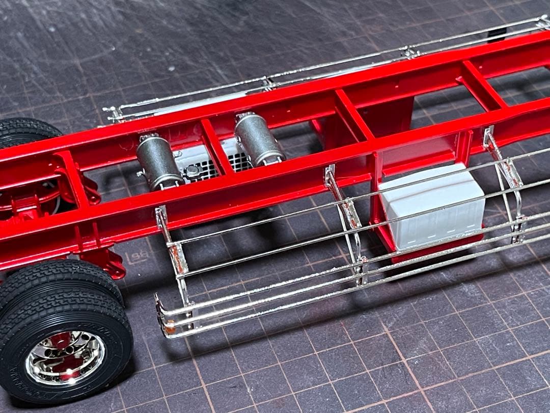 デコトラ‼️1/32 40フィート海コントレーラー2軸MG付きシャーシ