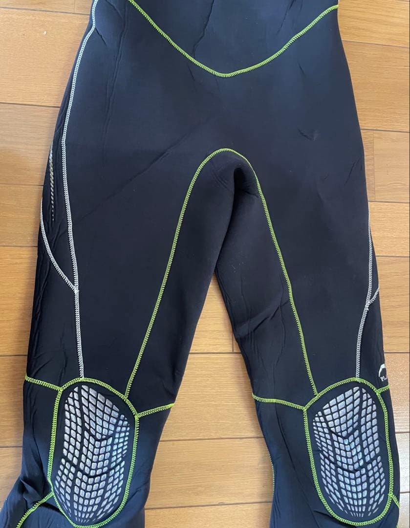 ビラボン 裏起毛ウェットスーツ　ノンジップ