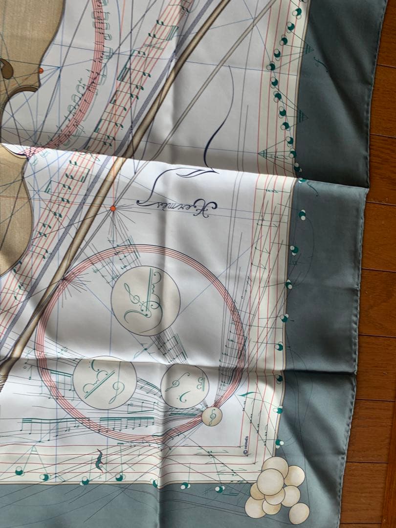 スカーフ　エルメスカレ90 La Musique des Spheres