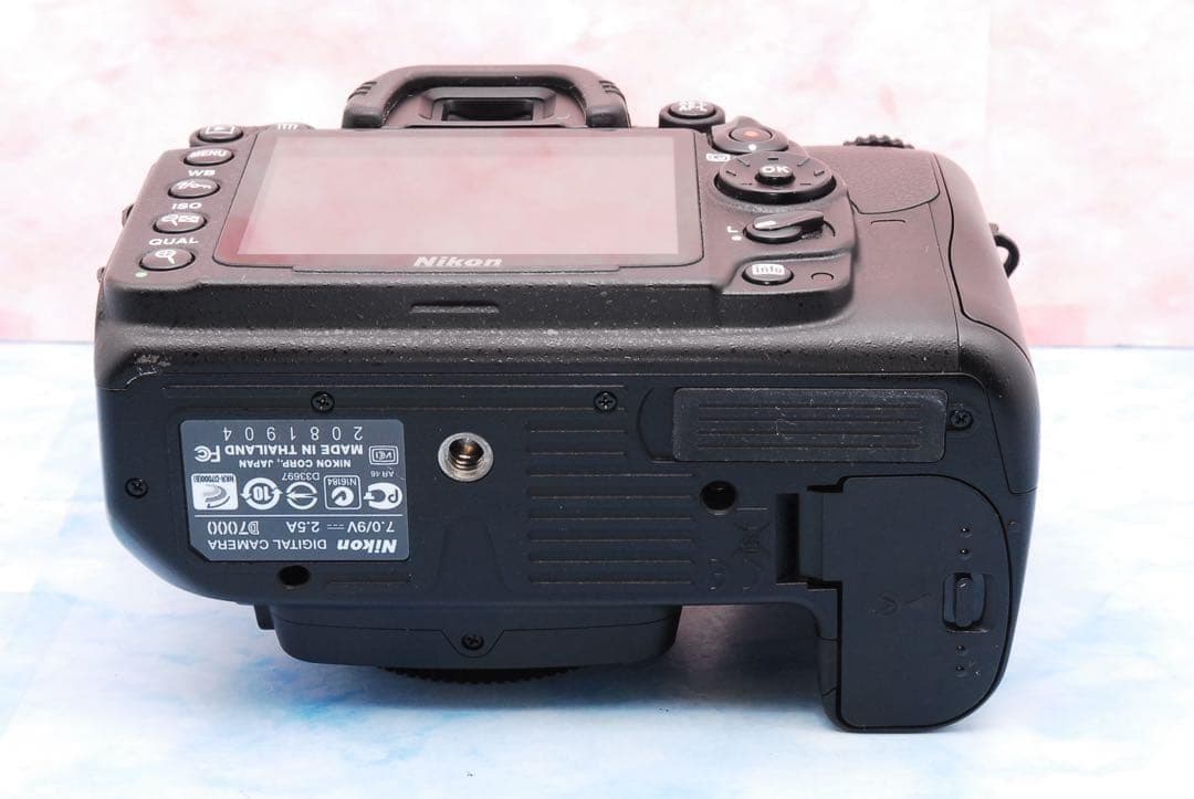 Nikon D7000☆一眼レフカメラ☆バッテリー2個☆超望遠付Wレンズ