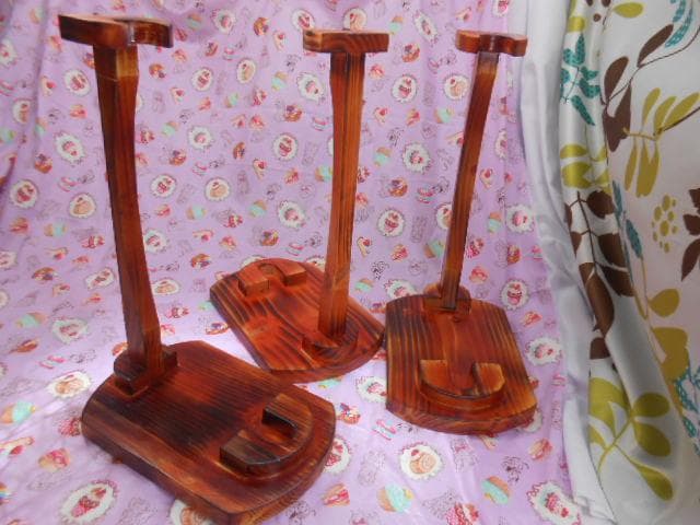 新品未使用(送料無料)8.980円　沖縄三線専用　木製三線台三個セット一括販売