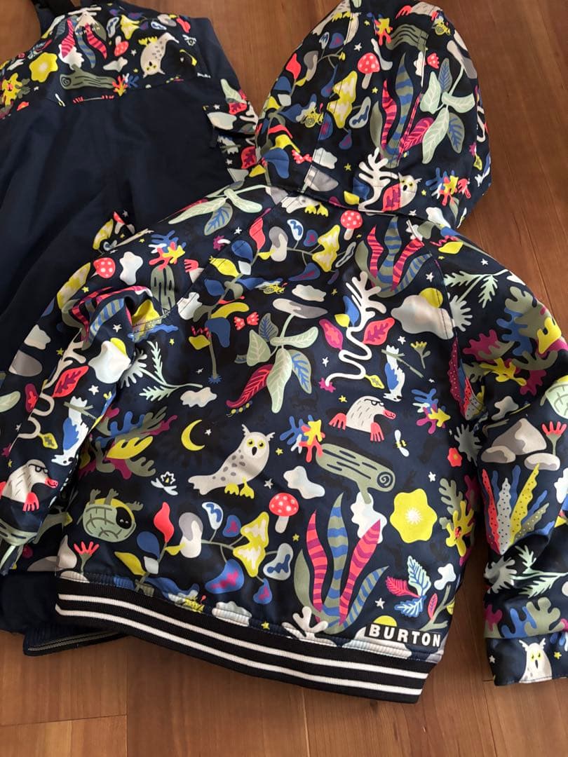 バートン　4T 子供用　スノーボードウェア スキー　柄　派手