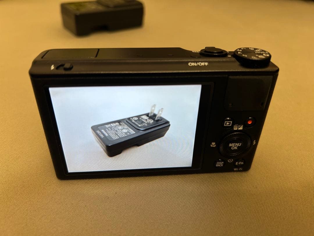 FUJIFILM XQ1 コンパクトデジタルカメラ