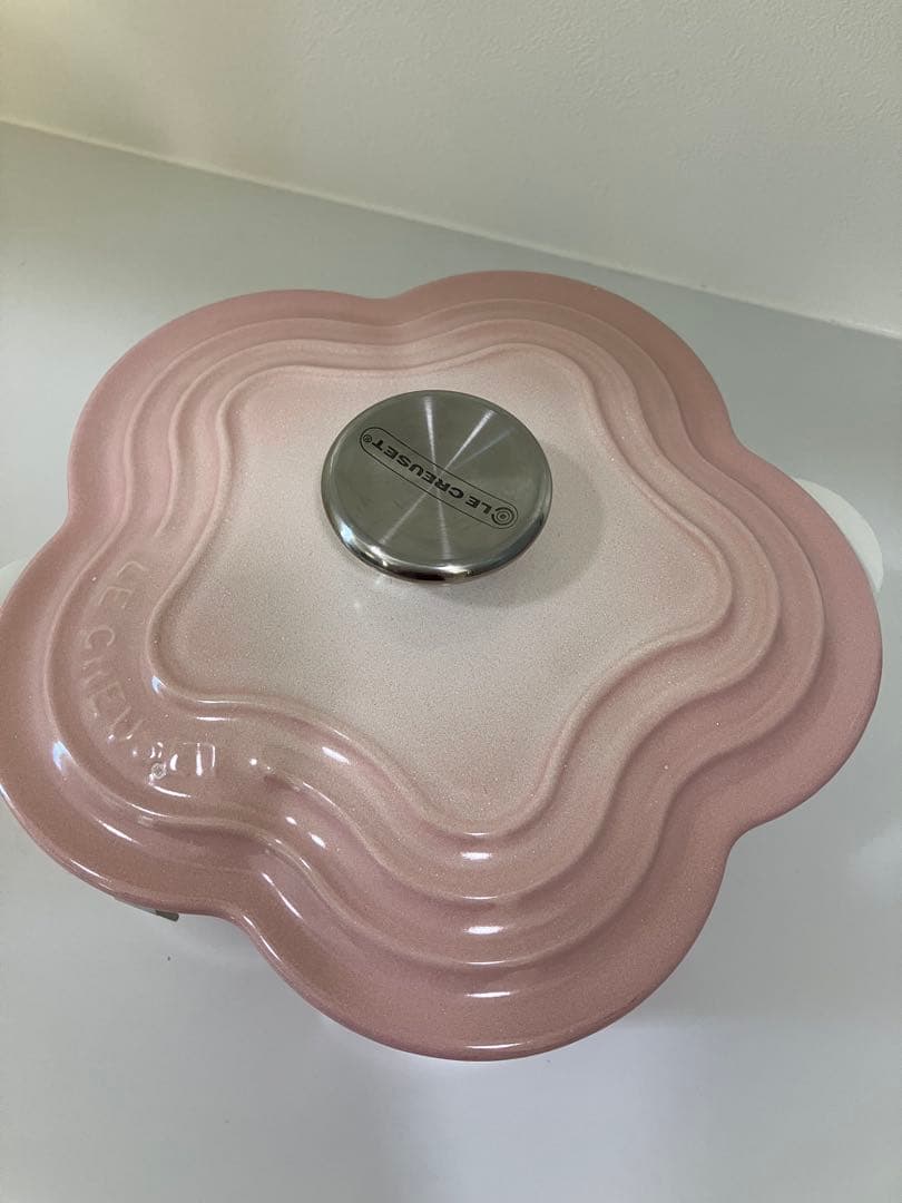 ル・クルーゼ　鍋　ピンク　ココット　フルール　20センチ