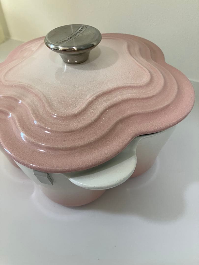 ル・クルーゼ　鍋　ピンク　ココット　フルール　20センチ