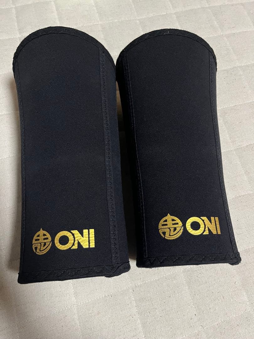 ONI プロ系ニースリーブ S級 Lサイズ 収納袋付き